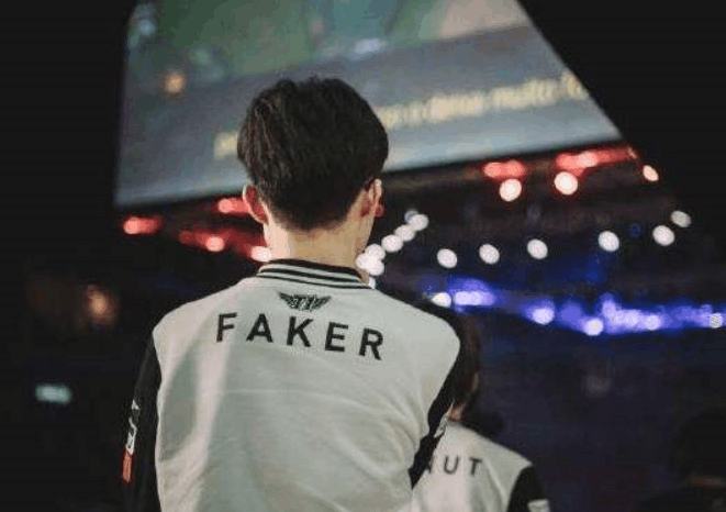 传闻：gla1ve可能成为 100 Thieves 的主教练；