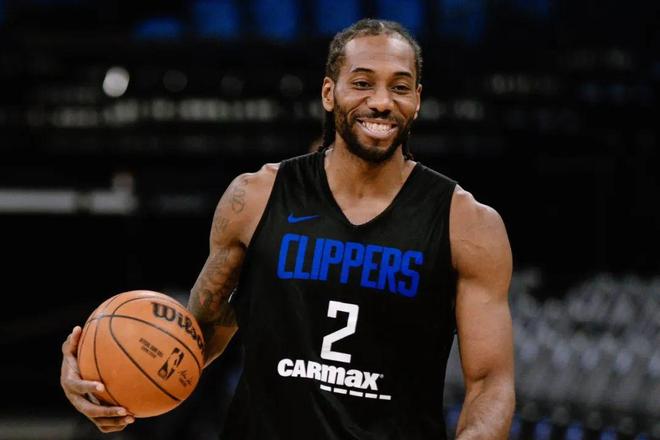 “荒诞大师”的华丽转身：从NBA角色球员，到年入千万的网红
